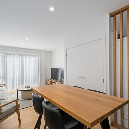 Alps And Lake Retreat Wanaka Albert Town Extérieur photo