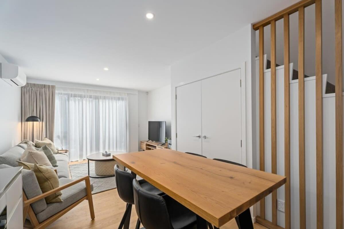 Alps And Lake Retreat Wanaka Albert Town Extérieur photo
