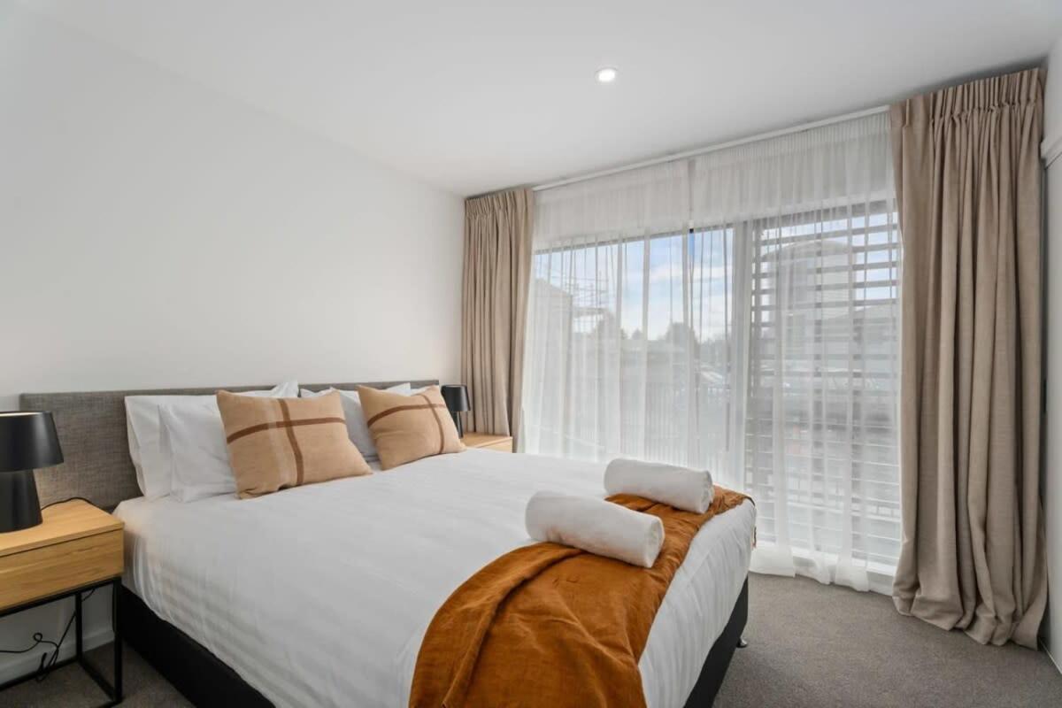 Alps And Lake Retreat Wanaka Albert Town Extérieur photo