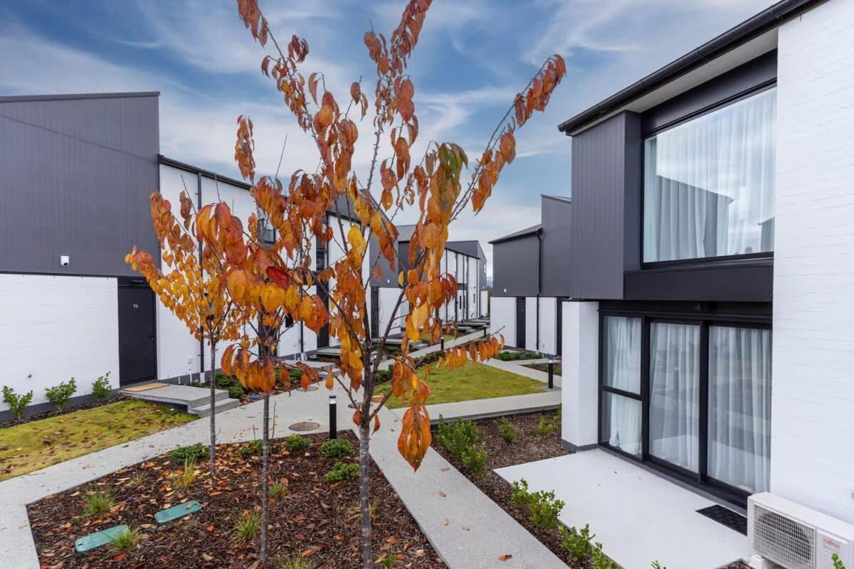 Alps And Lake Retreat Wanaka Albert Town Extérieur photo
