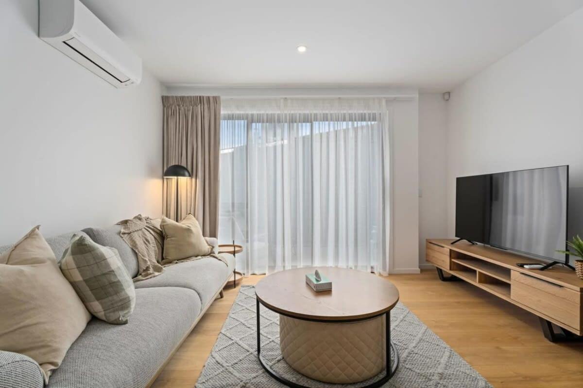 Alps And Lake Retreat Wanaka Albert Town Extérieur photo